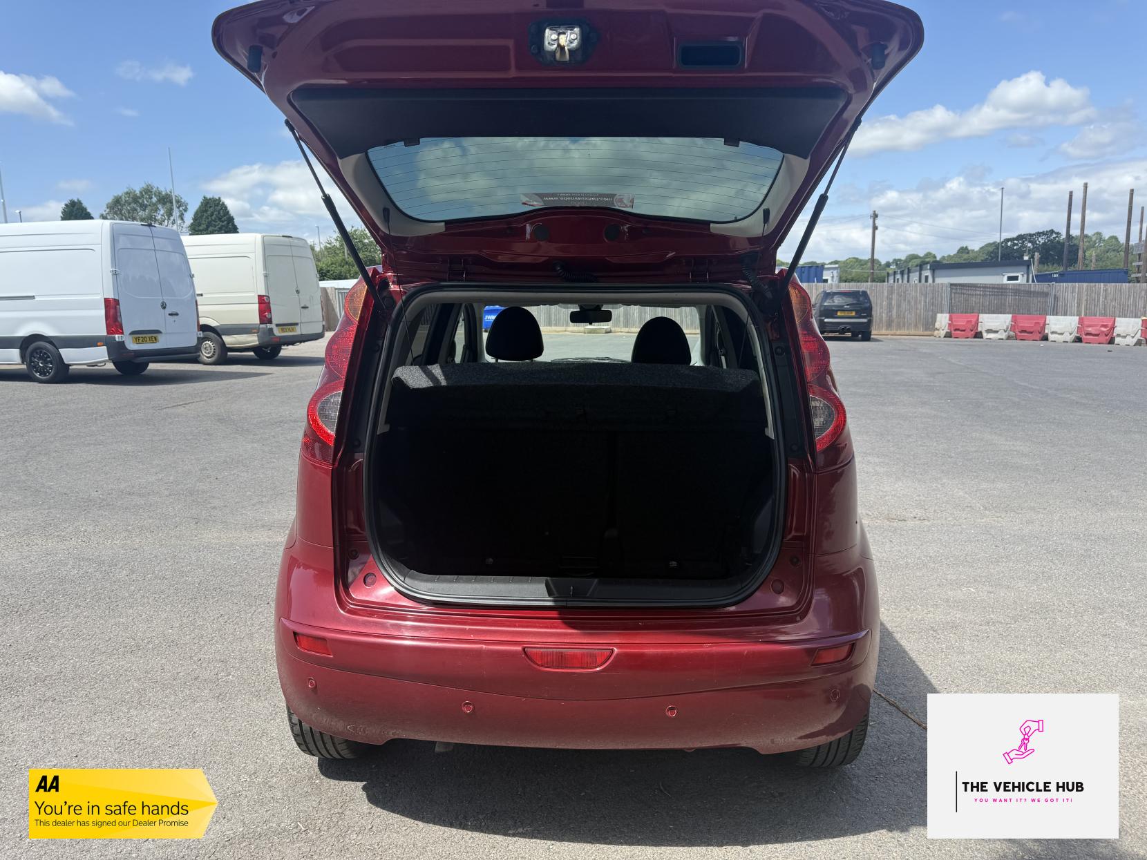 Nissan Note 1.6 16V Tekna Hatchback 5dr Petrol Manual Euro 5 (110 ps)
