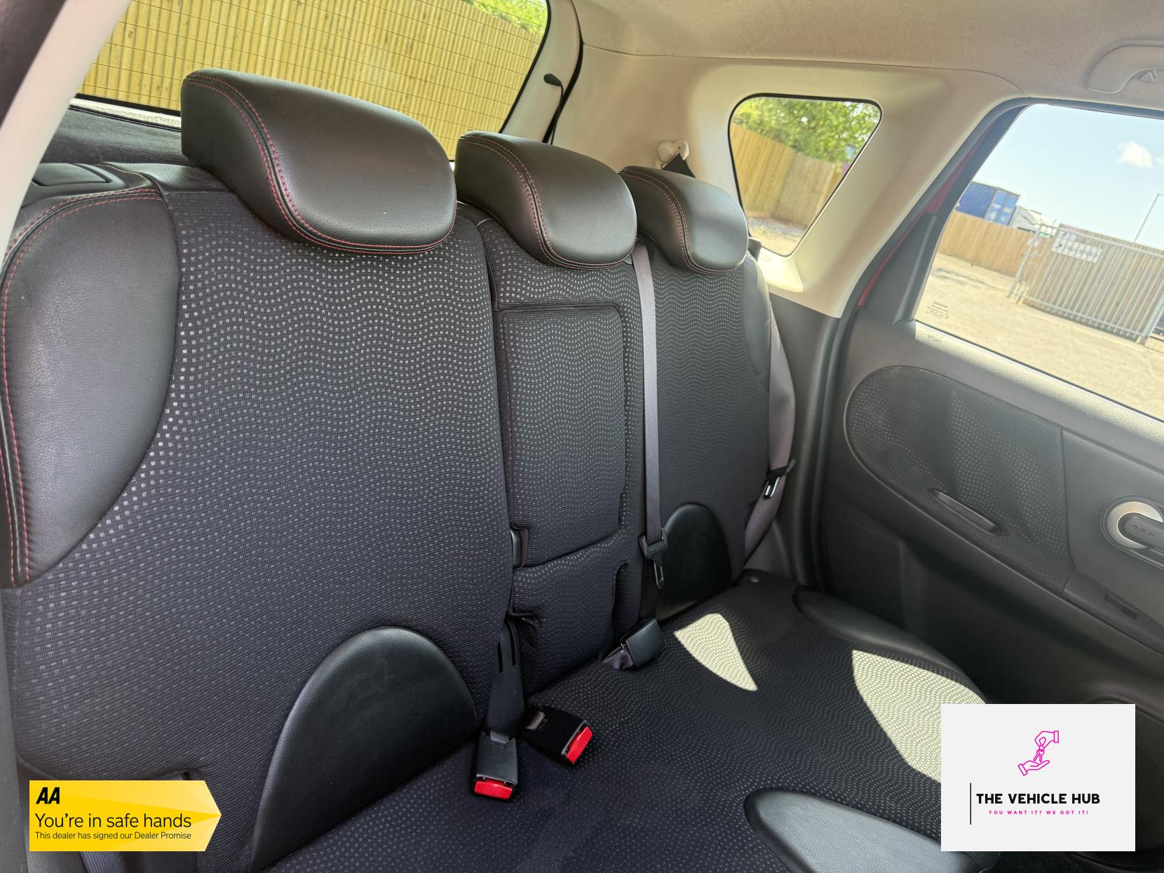Nissan Note 1.6 16V Tekna Hatchback 5dr Petrol Manual Euro 5 (110 ps)