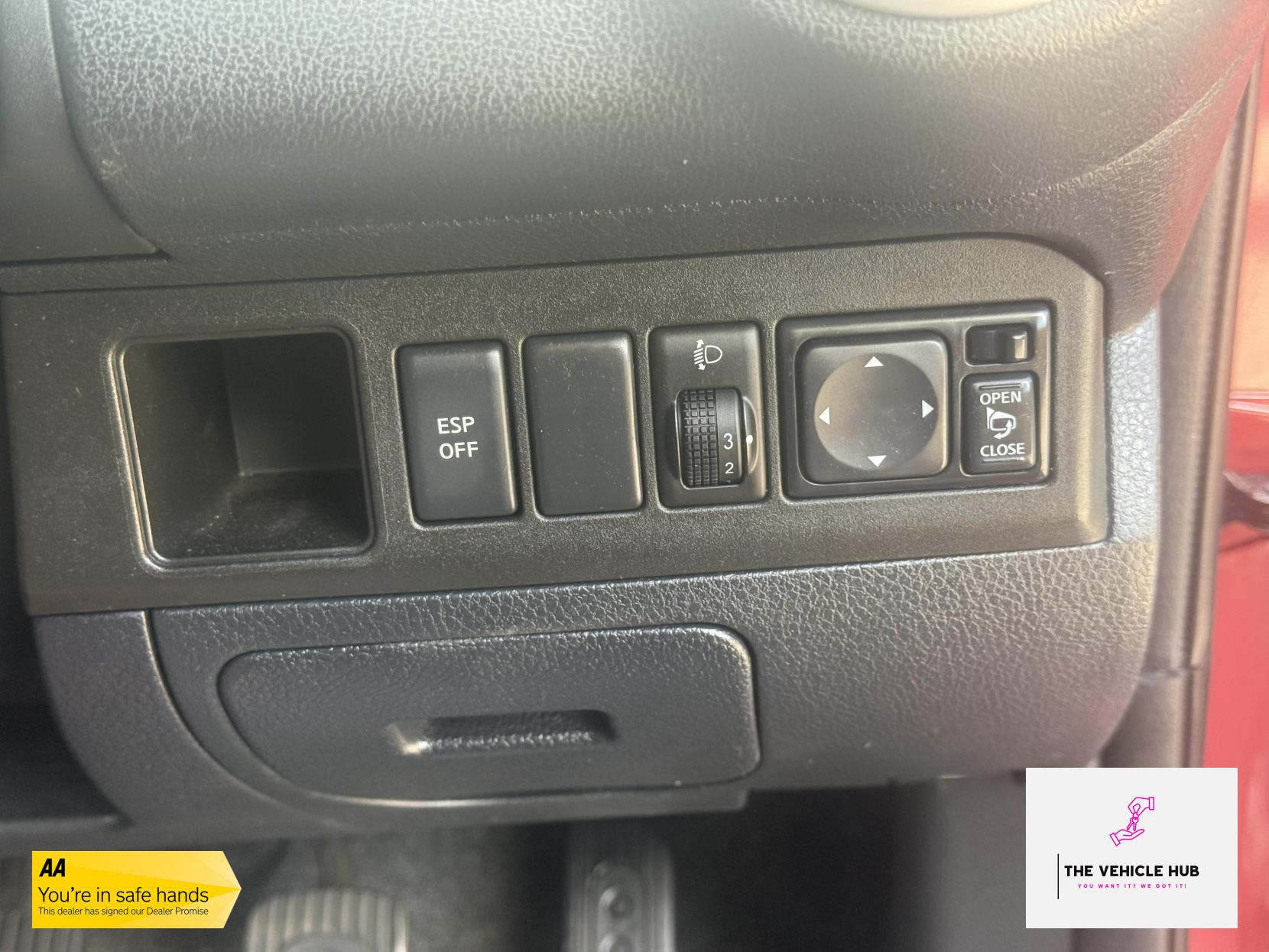 Nissan Note 1.6 16V Tekna Hatchback 5dr Petrol Manual Euro 5 (110 ps)