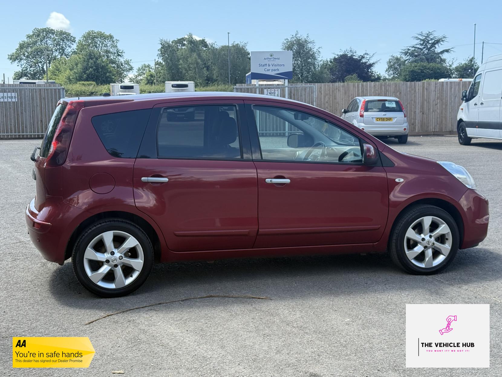 Nissan Note 1.6 16V Tekna Hatchback 5dr Petrol Manual Euro 5 (110 ps)