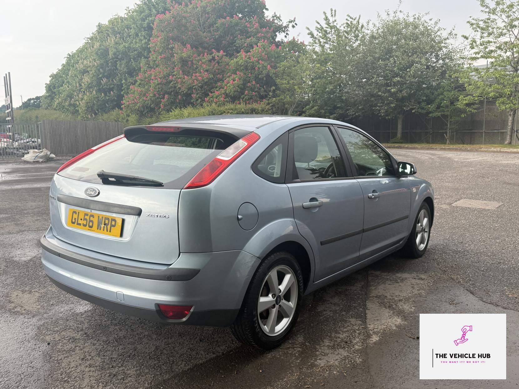 Ford Focus 1.6 Zetec Climate Hatchback 5dr Petrol Automatic (184 g/km, 99 bhp)