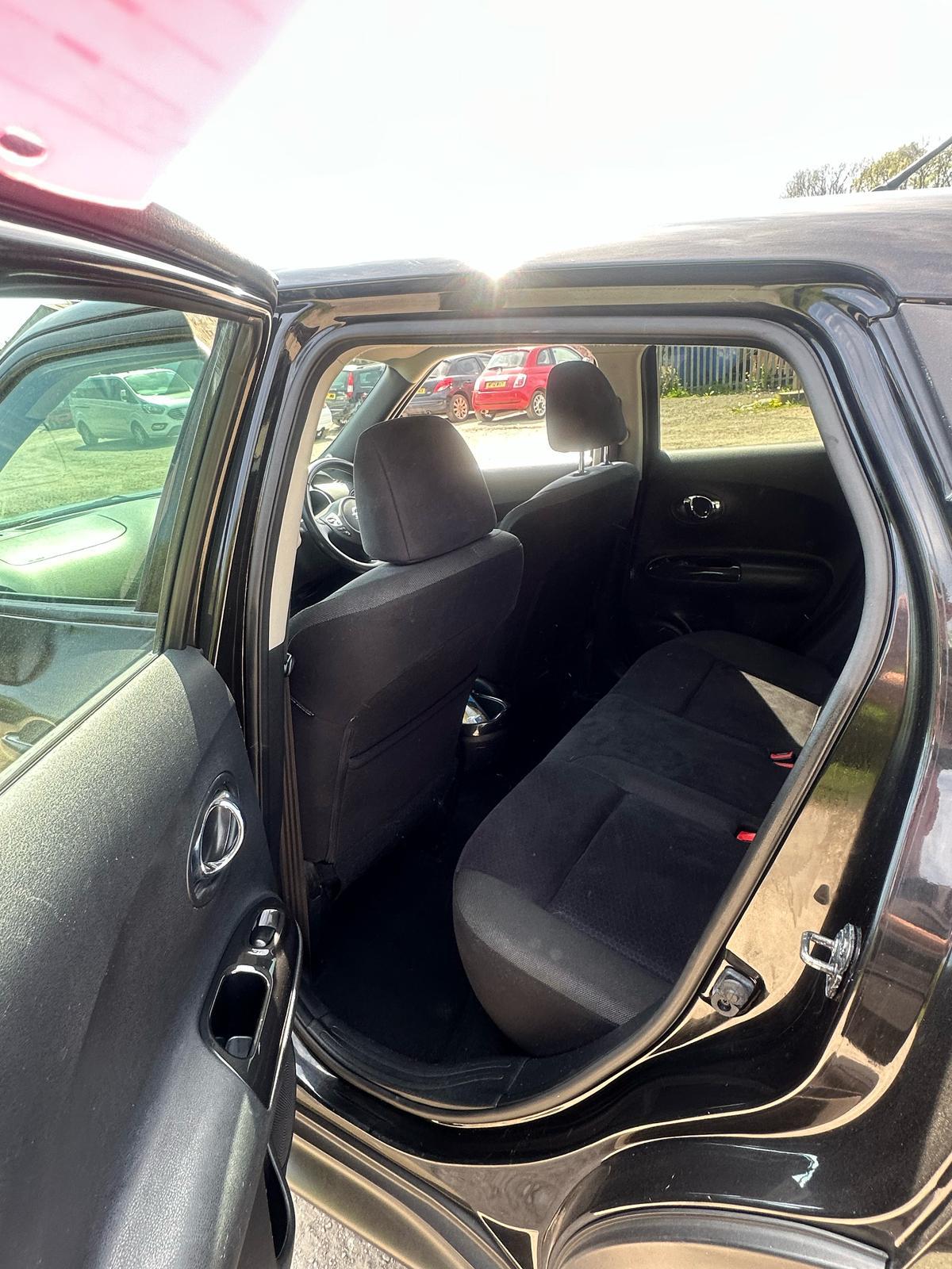 Nissan Juke 1.6 n-tec SUV 5dr Petrol CVT Euro 5 (117 ps)