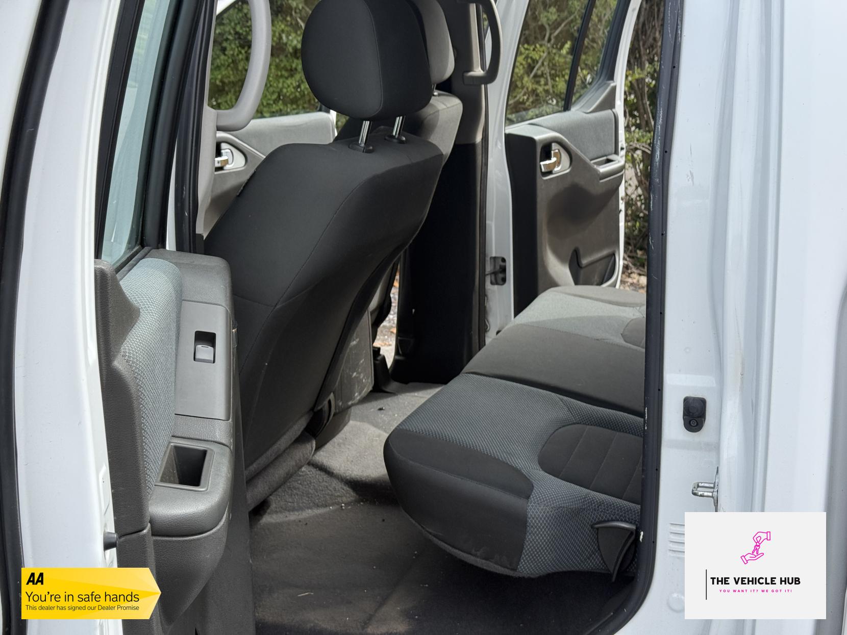 Nissan Navara 2.5 dCi Acenta Pickup Double Cab 4dr Diesel Manual 4WD Euro 5 (190 ps)