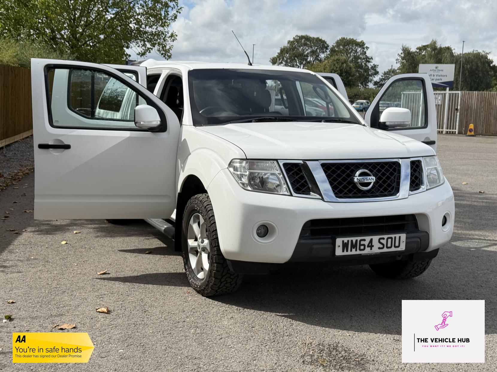 Nissan Navara 2.5 dCi Acenta Pickup Double Cab 4dr Diesel Manual 4WD Euro 5 (190 ps)