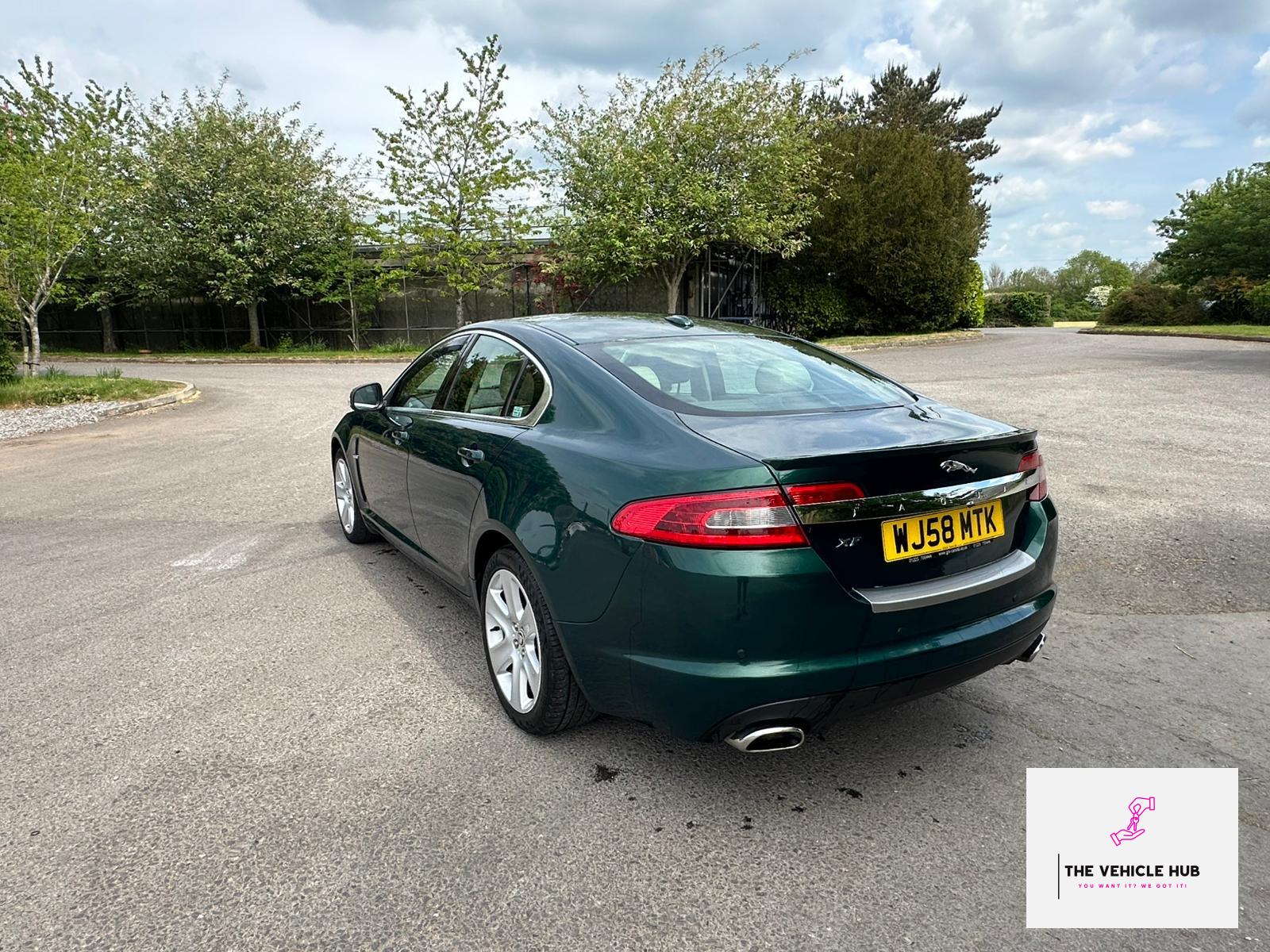 Jaguar XF 2.7d V6 Premium Luxury Saloon 4dr Diesel Auto Euro 4 (207 ps)
