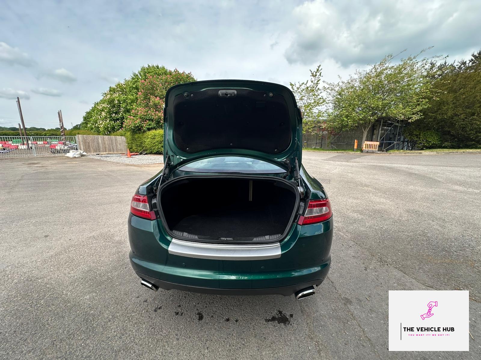 Jaguar XF 2.7d V6 Premium Luxury Saloon 4dr Diesel Auto Euro 4 (207 ps)