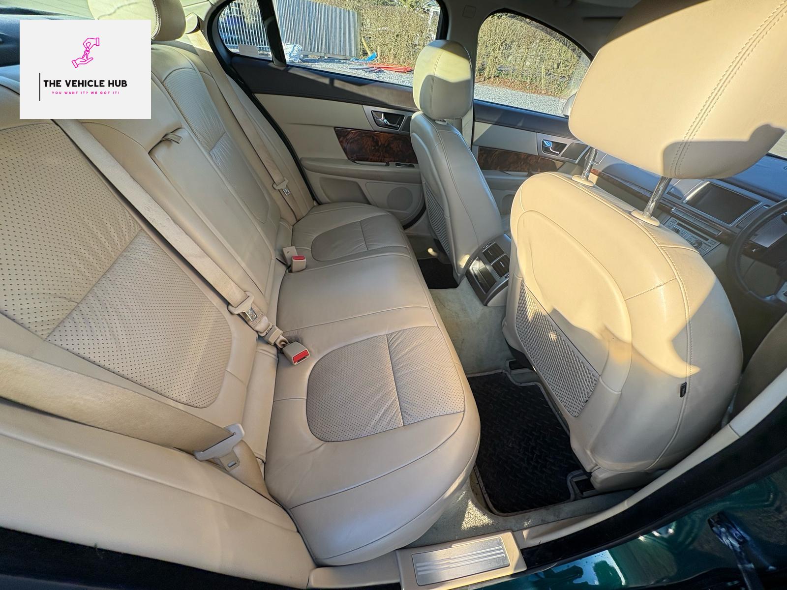 Jaguar XF 2.7d V6 Premium Luxury Saloon 4dr Diesel Auto Euro 4 (207 ps)