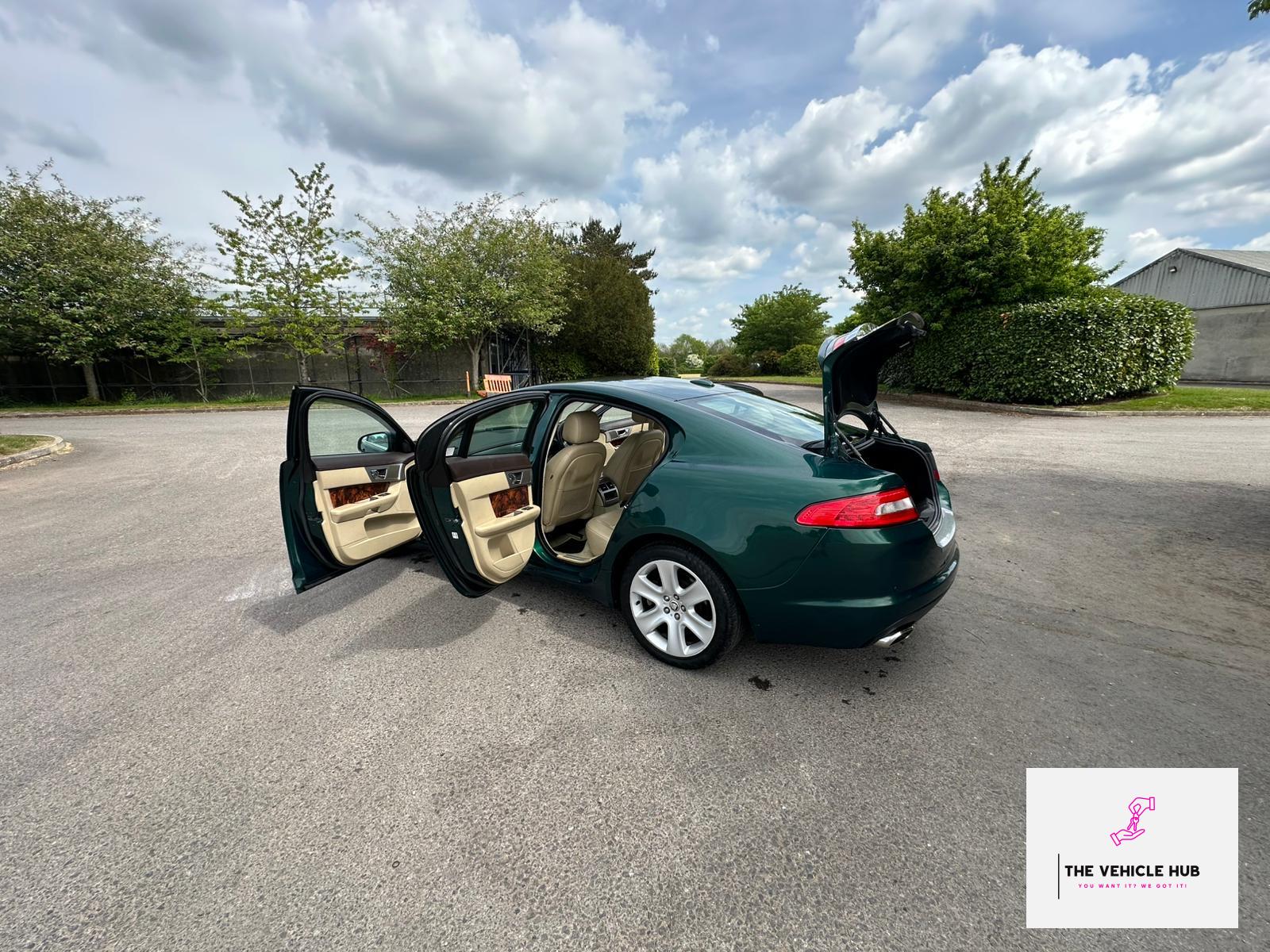 Jaguar XF 2.7d V6 Premium Luxury Saloon 4dr Diesel Auto Euro 4 (207 ps)