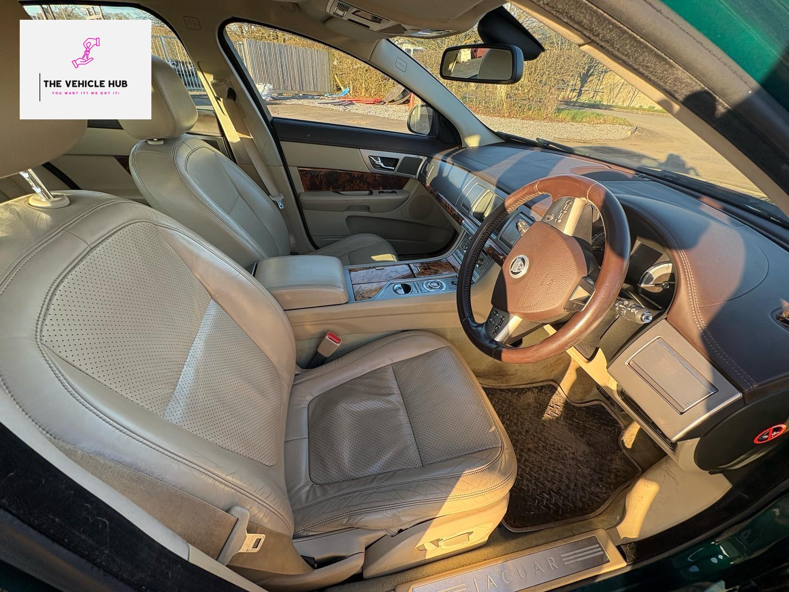 Jaguar XF 2.7d V6 Premium Luxury Saloon 4dr Diesel Auto Euro 4 (207 ps)