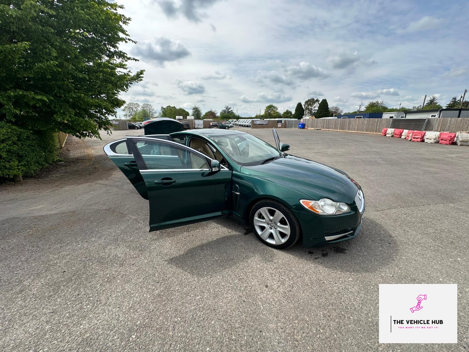 Jaguar XF 2.7d V6 Premium Luxury Saloon 4dr Diesel Auto Euro 4 (207 ps)