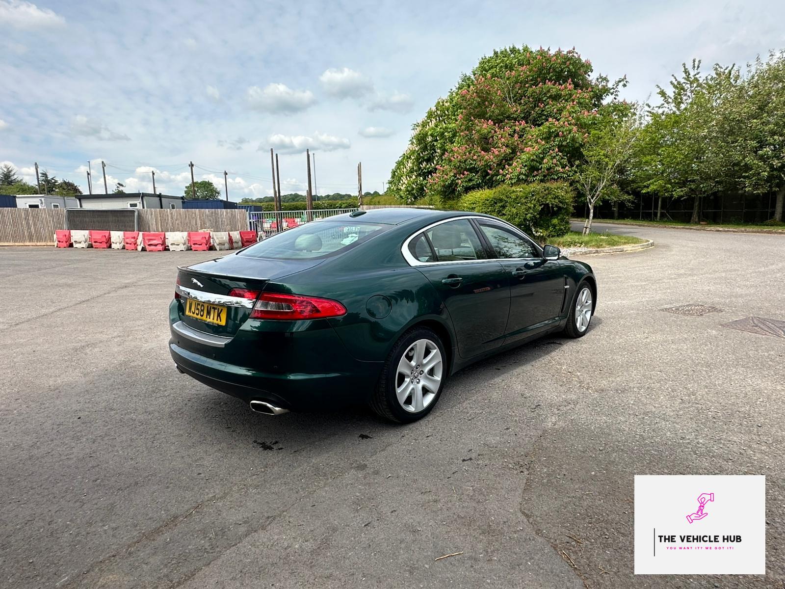 Jaguar XF 2.7d V6 Premium Luxury Saloon 4dr Diesel Auto Euro 4 (207 ps)