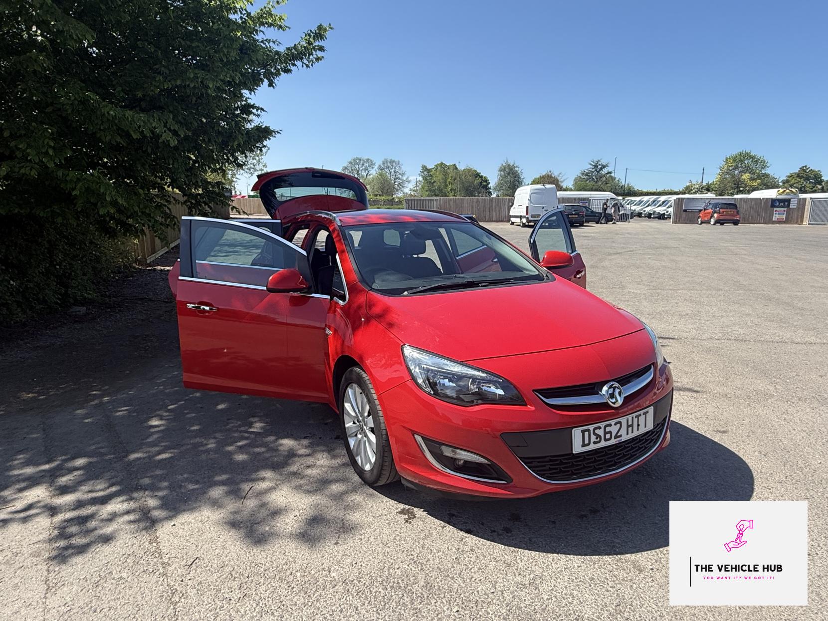Vauxhall Astra 2.0 CDTi SE Sports Tourer 5dr Diesel Manual Euro 5 (s/s) (165 ps)